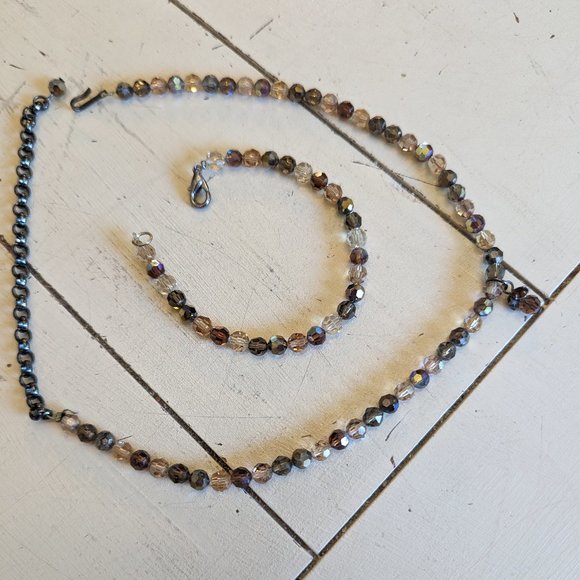 Beautiful Crystal Necklace & Bracelet - Picture 1 of 11